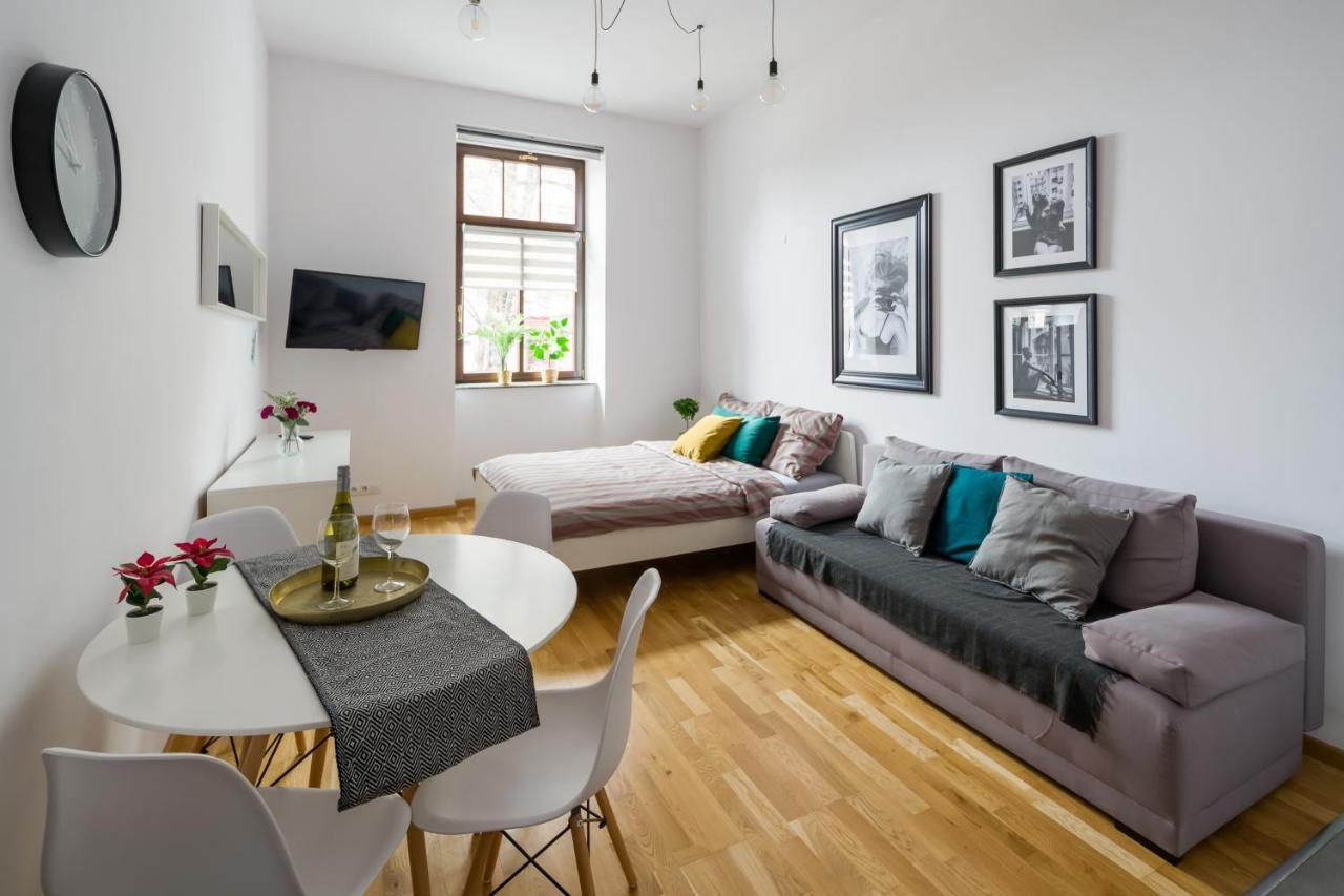 Uroczy apartament obok Opery i Dworca Głównego Cracovia Exterior foto