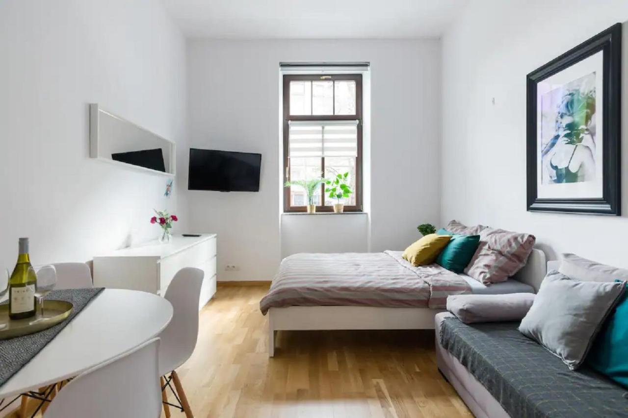 Uroczy apartament obok Opery i Dworca Głównego Cracovia Exterior foto