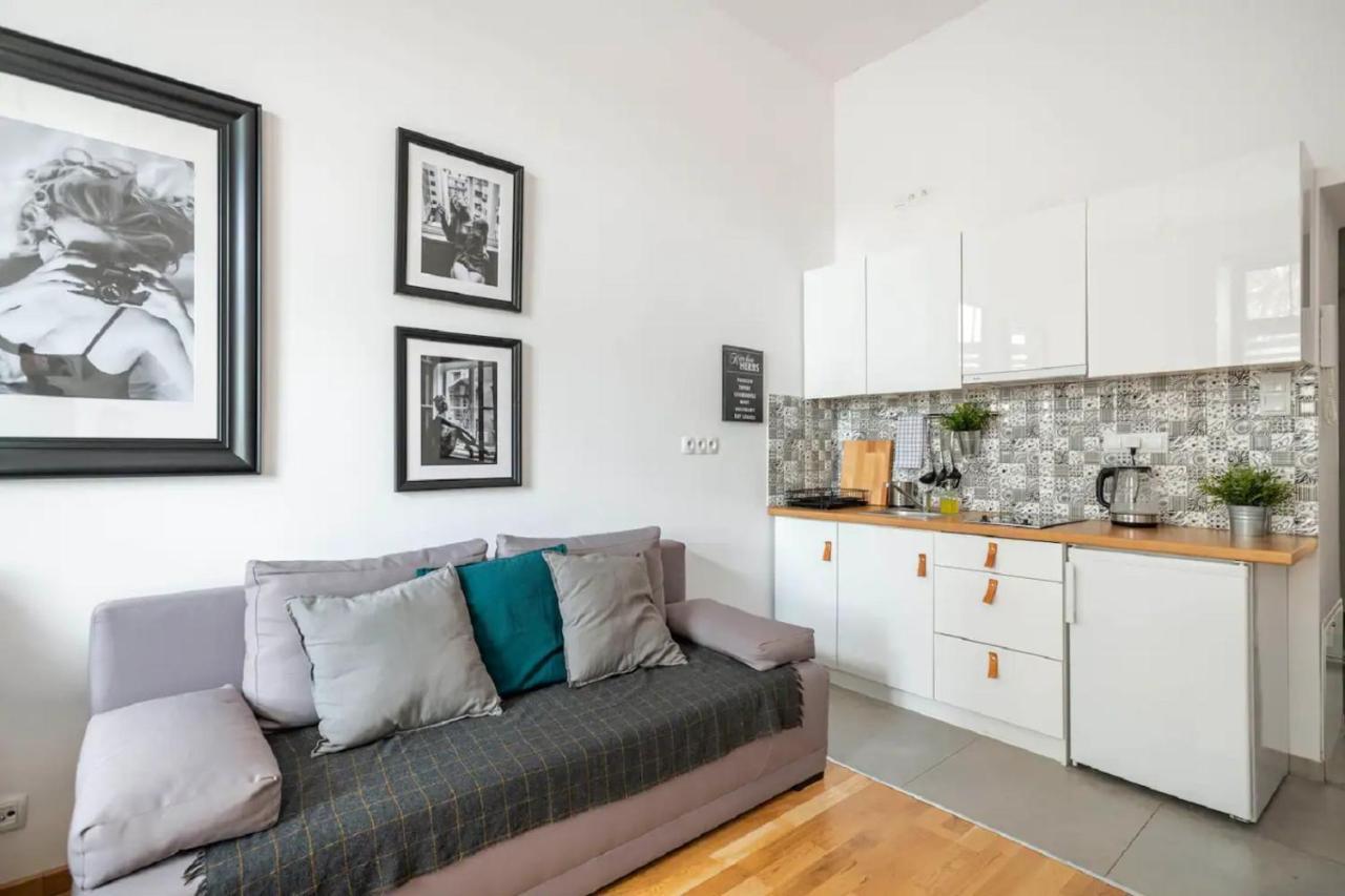 Uroczy apartament obok Opery i Dworca Głównego Cracovia Exterior foto
