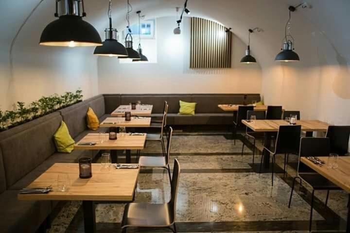 Uroczy apartament obok Opery i Dworca Głównego Cracovia Exterior foto